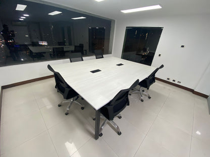 Mesa de Juntas con Conexiones