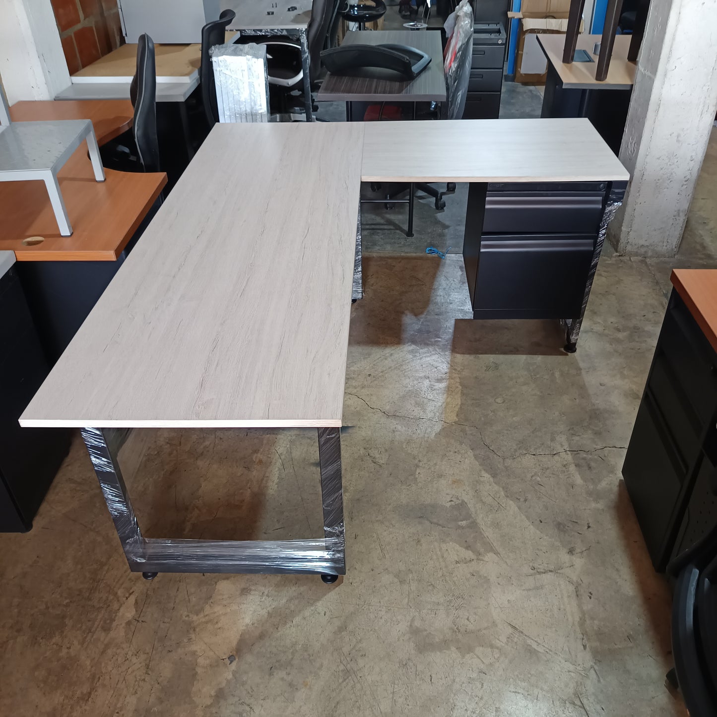 Escritorio Gerencial en L